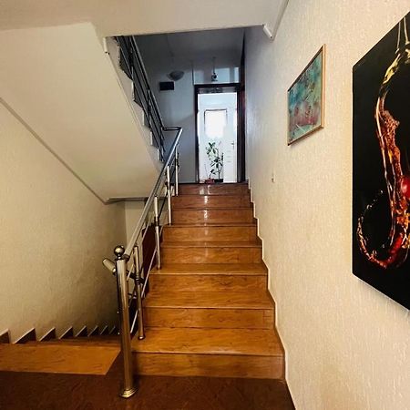 Guest House Velania Pristina Esterno foto